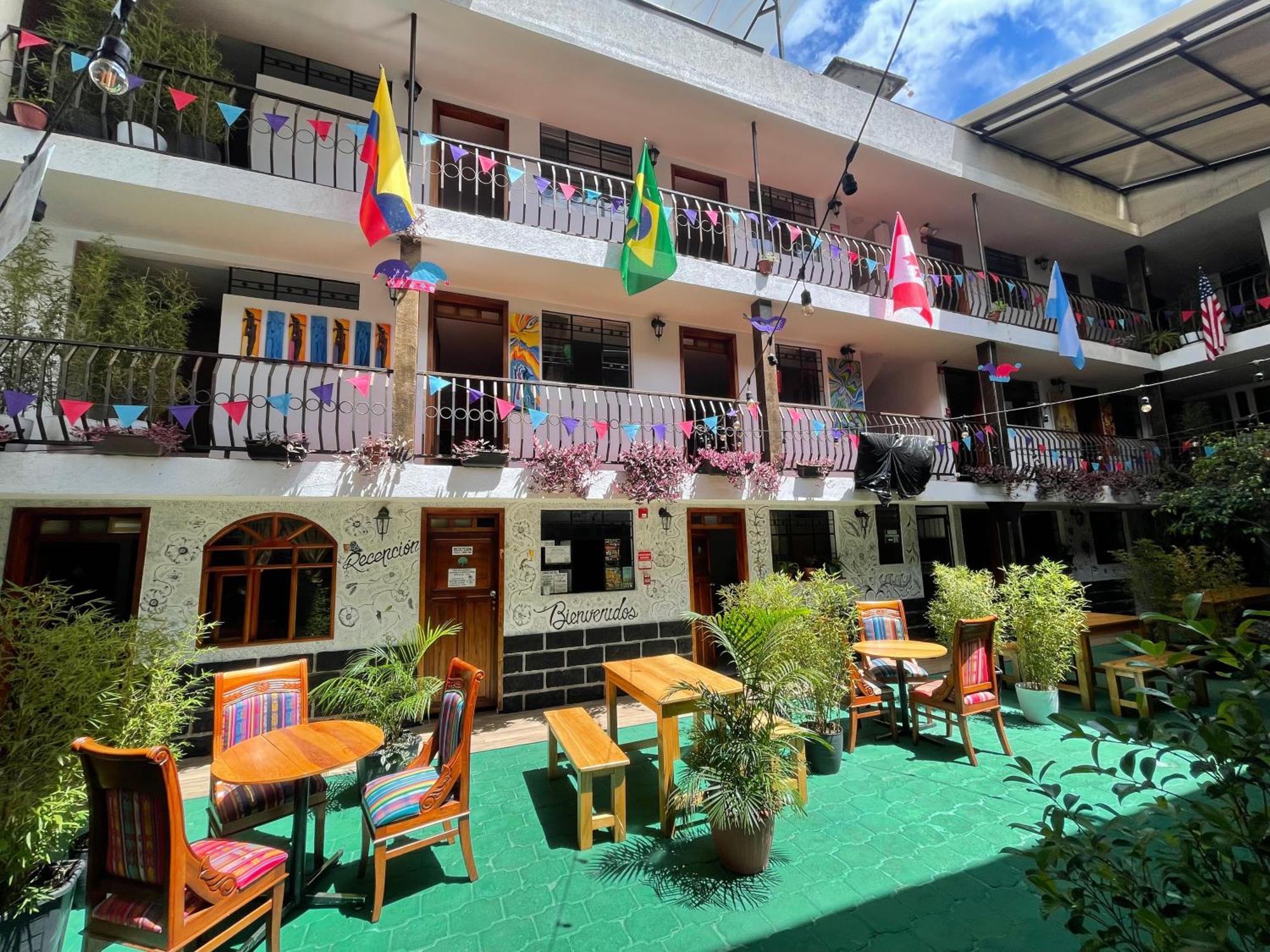 El Jardin Escondido Party Hostel Baños Buitenkant foto